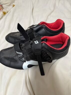 Peloton Cycling Shoes with Red Liner and Black Upper Size 47/13